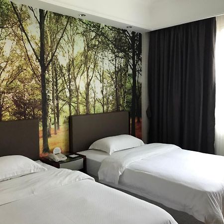 Guangzhou Nanfang Yiyuan Hotel Экстерьер фото